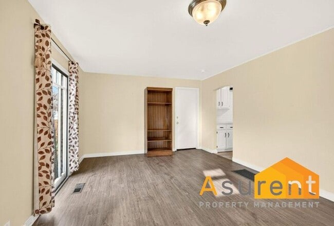 Photo - Great Unit Available Now!