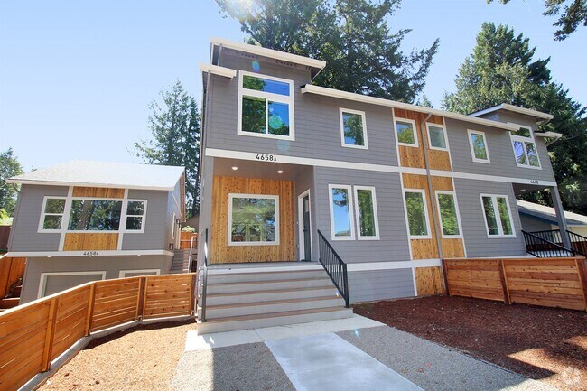 Building Photo - 4660-4660 SW Fairvale Ct Unit 4658-A Rental