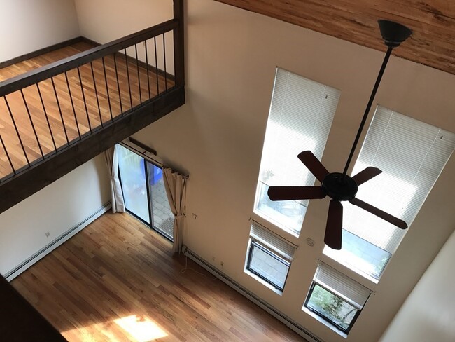 Building Photo - 44 Valentine St