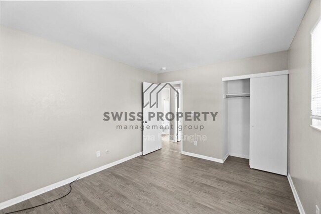 1549 Oakland Park Ave