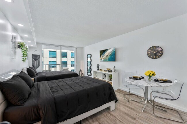 Photo - 1 SE 12th St Unidad SI FL26-ID1294663P