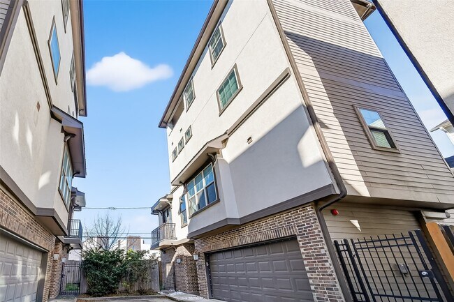 Photo - 1621 Rosewood St