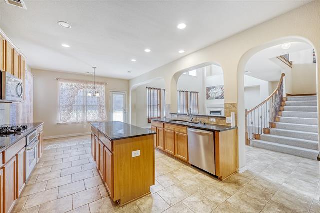 1012 Surrey Dr
