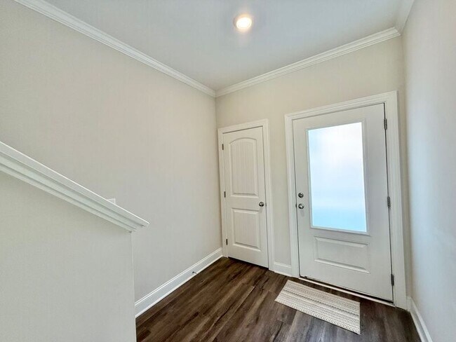 Photo - 6924 Thalweg Dr