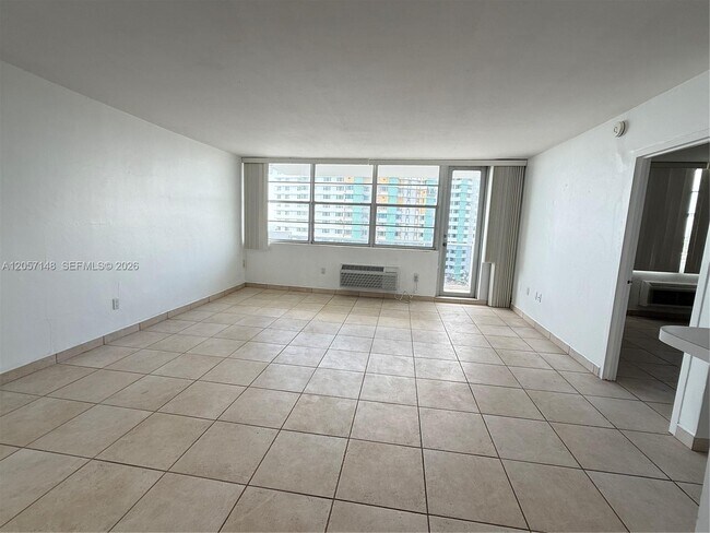 Photo - 5313 Collins Ave Unit 1008