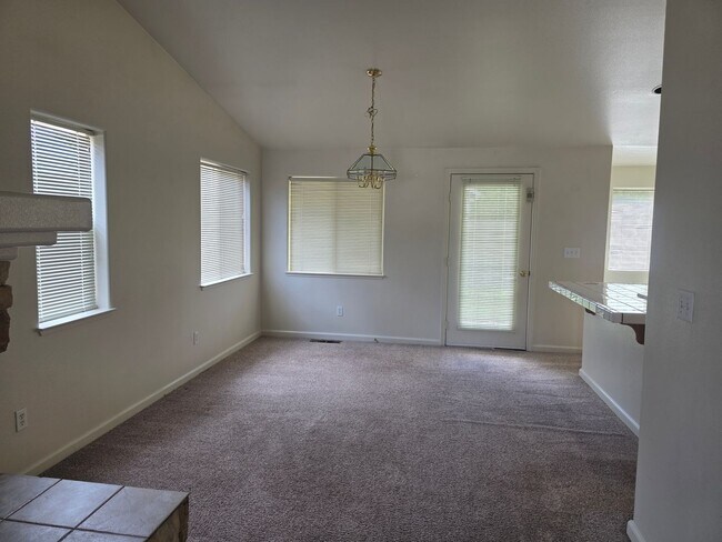 1303 Chichester Dr