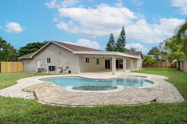 Building Photo - 630 SW 159th Terrace Rental