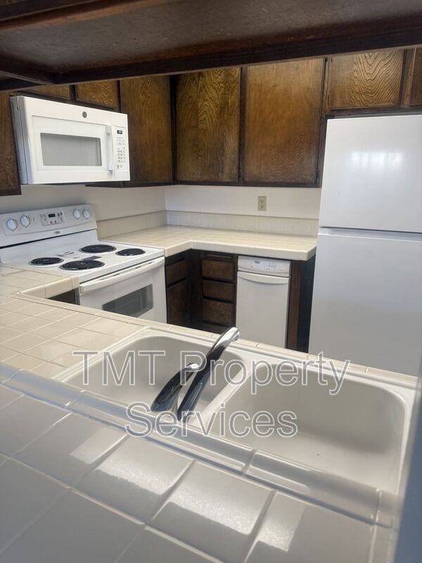 Photo - 413 E Rice Ranch Rd