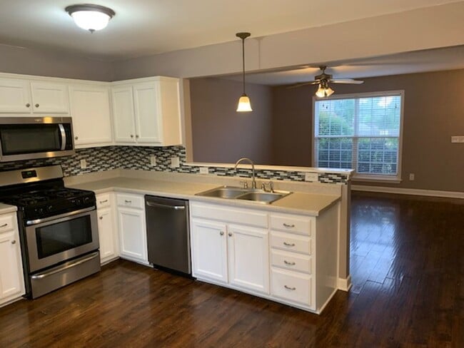 Photo - 2244 Dewey Dr