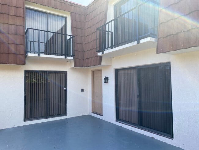 Front entrance - 3301 Spanish Wells Dr Unit D Rental