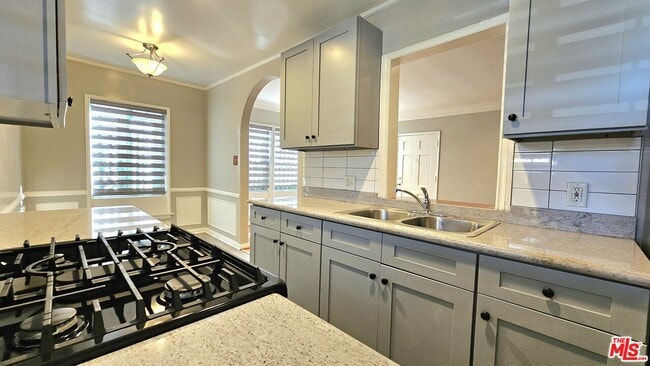 Building Photo - 1022 S Norton Ave Unit A Rental