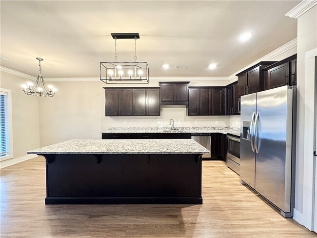 Photo - 812 NE Hts Ln