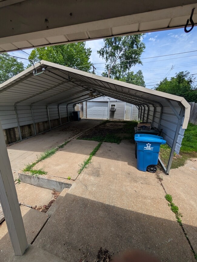 Photo - 9035 Bessemer Ave