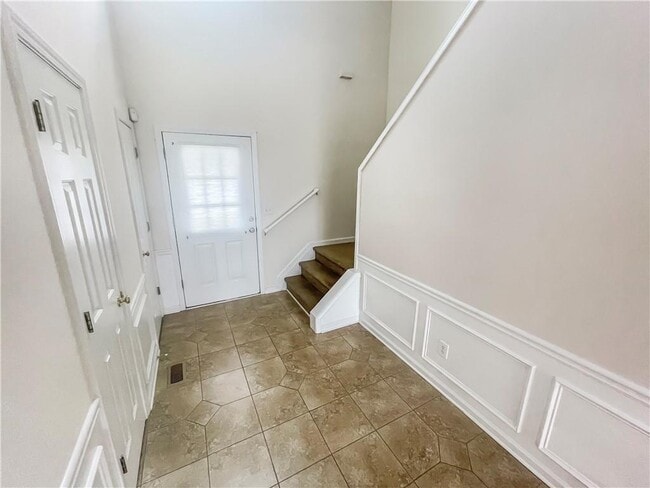 Photo - 140 Calborne Ct