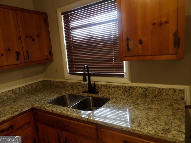 Photo - 5261 Heather Ln