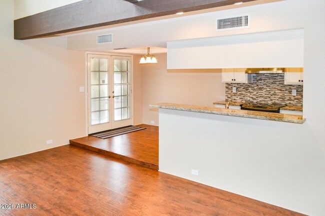 5023 E Siesta Dr