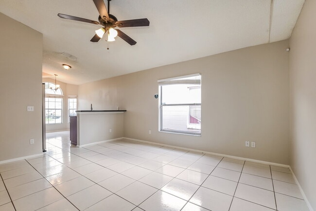 Photo - 1793 Chatham Cir