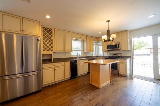 10 Birch Rd