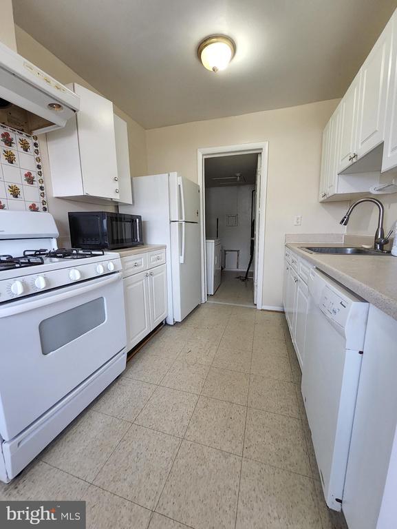 Photo - 16550 Sherwood Pl