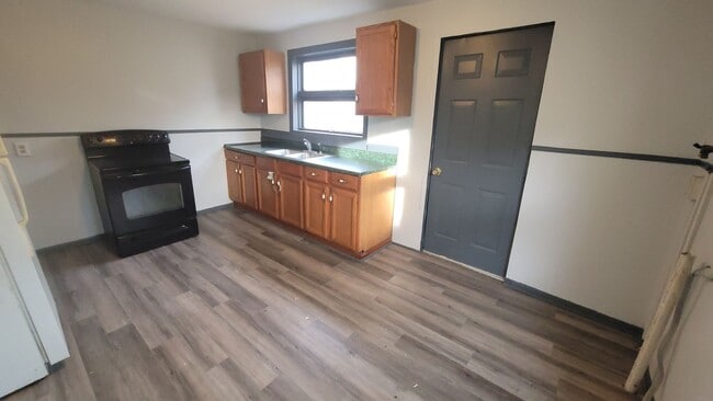 Photo - 217 Thompson St