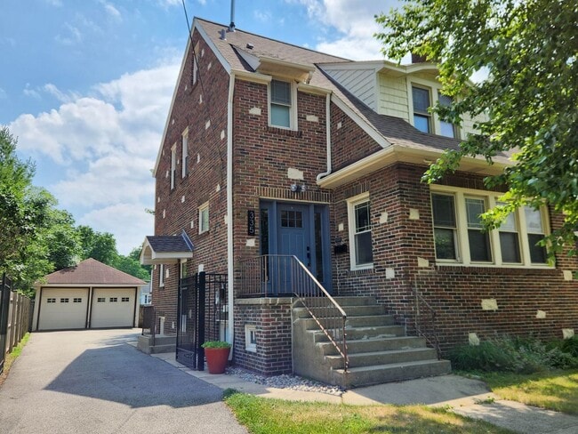 Photo - 335 W Palatine Rd Casa