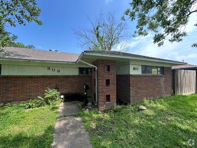 Building Photo - $100 Move In Specials Rental