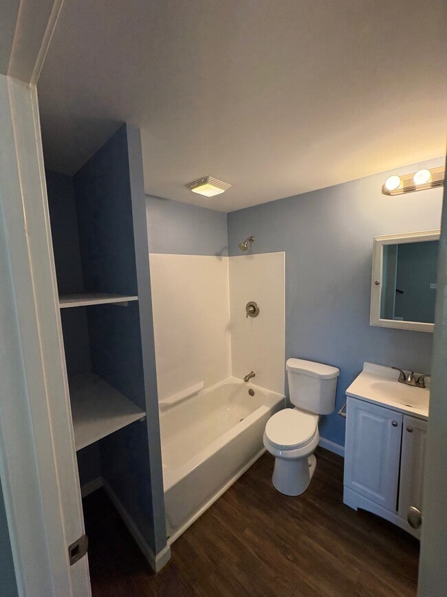 329 W South St Unit 4