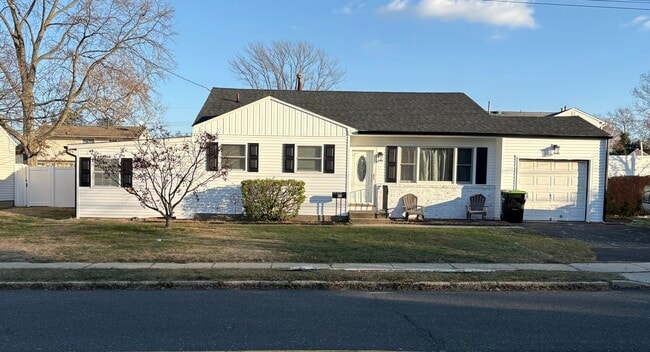 Photo - 93 Hazlet Ave