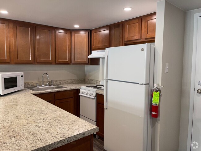 Building Photo - Beaver Plaza-303 Unit 303 Rental