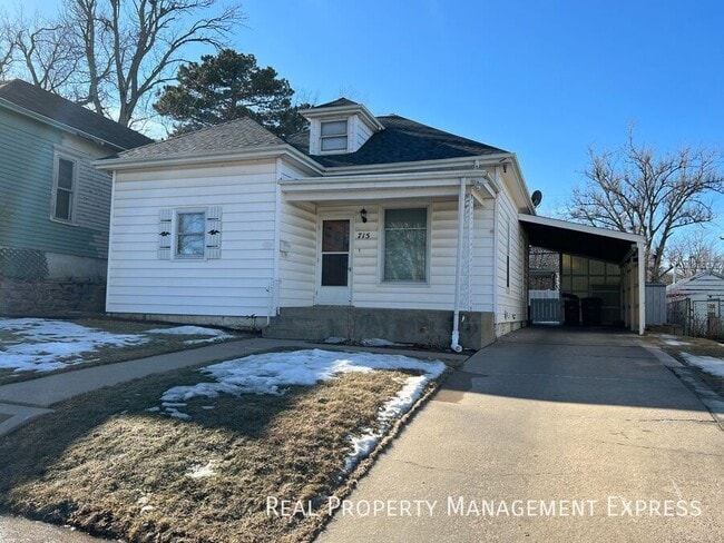 Photo - 3 Bed 1.5 Bath Near Downtown Sioux Falls