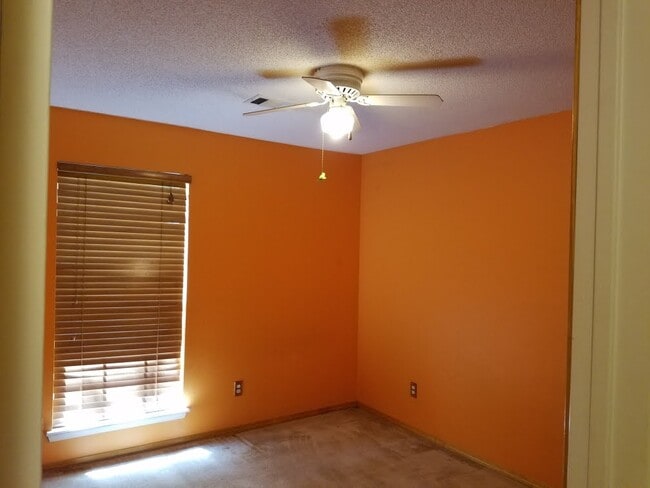 Photo - 2206 Aspen Ter