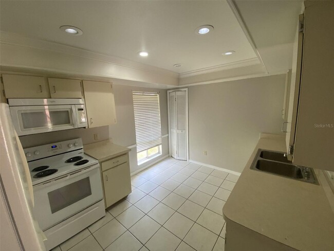 Photo - 2 bed 2 bath With Private Courtyard