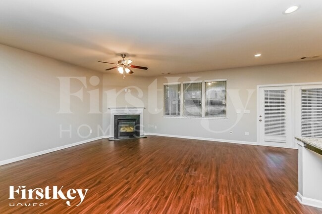 Photo - 520 Palm Springs Cir