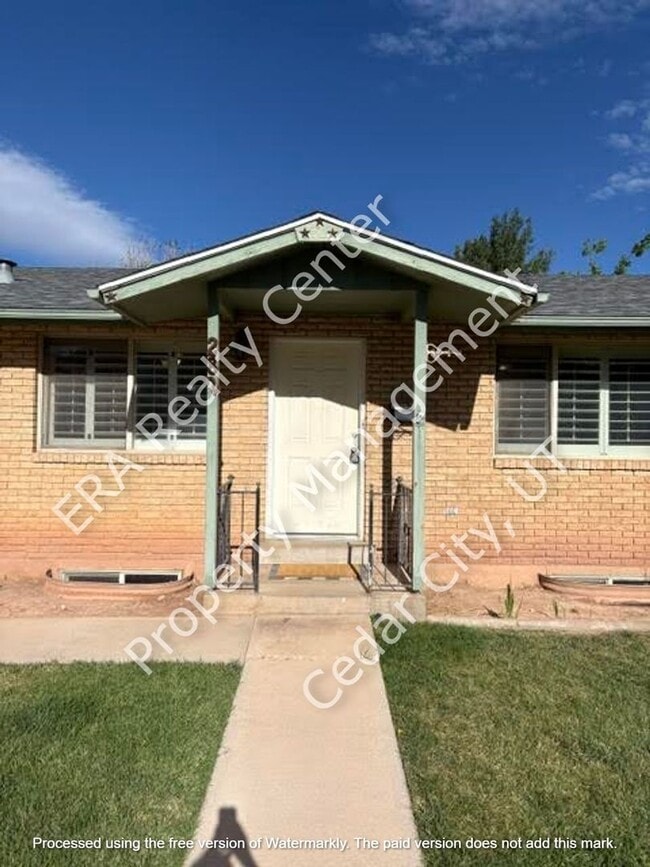 Photo - Move-In Bonus!!!! 2 bed - 1 bath in the Heart of Cedar City