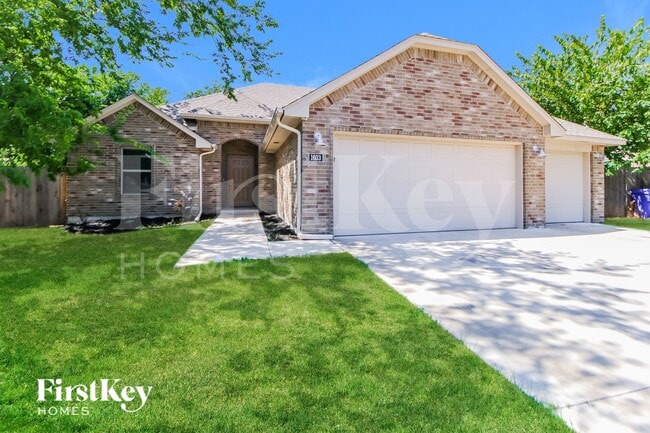 Photo - 1603 Village Dr