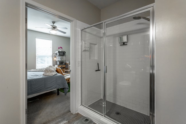 Photo - 8605 Tradewind Cir Unidad 303