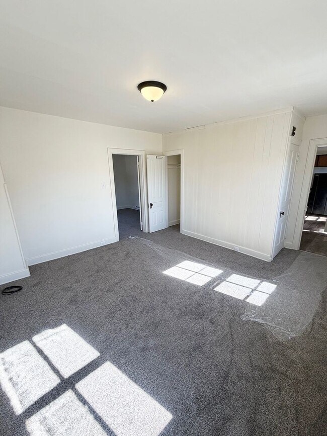 Photo - 1422 W Philadelphia St Apartment Unit 3