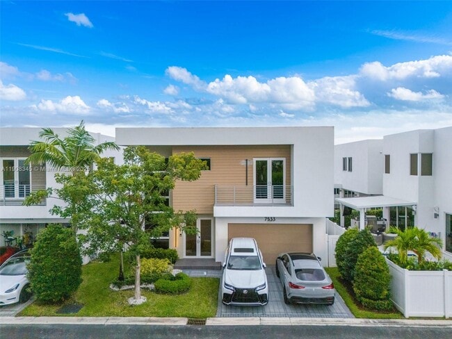 Photo - 7533 NW 98th Ct