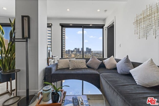 Photo - 10501 Wilshire Blvd Unit 1905