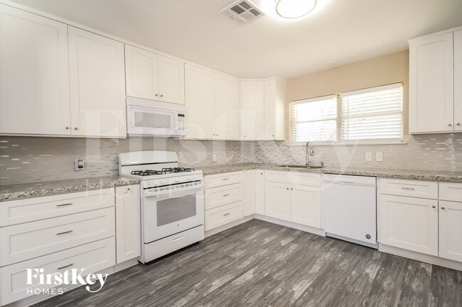 Photo - 1204 Trenton Ln