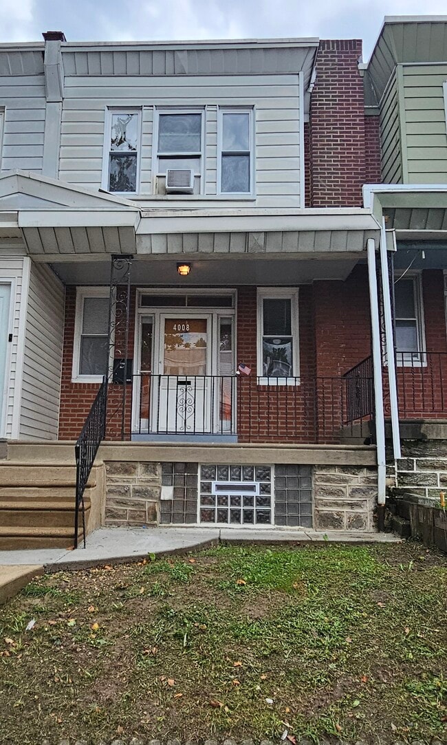 Building Photo - 4008 Gilham St