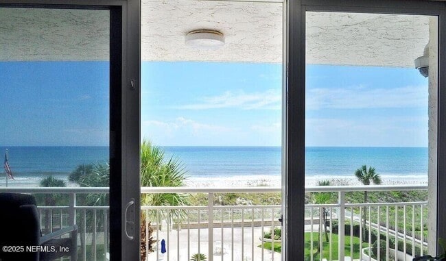 Building Photo - 1601 Ocean Dr S Unit 309