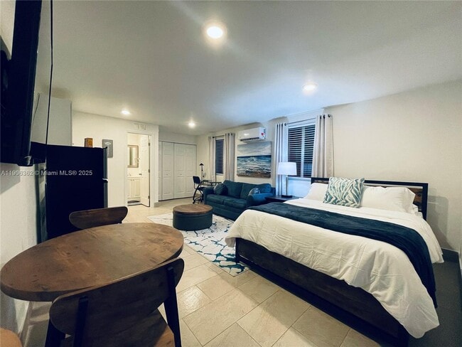 Building Photo - 343 Menores Ave Unit 0