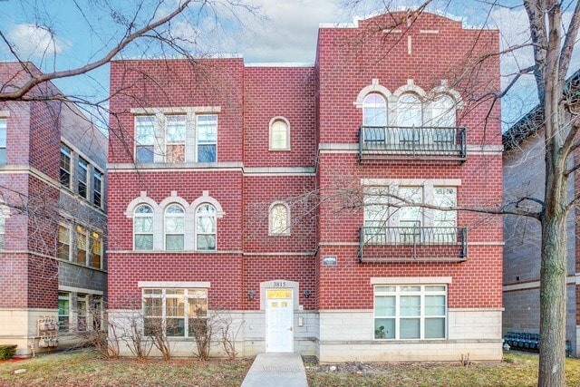 Building Photo - 3815 S Langley Ave