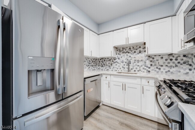 40 Loantaka Way Unit F