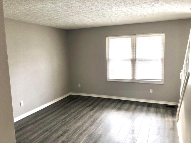 Photo - 5700 Crossing Ct Unit 4