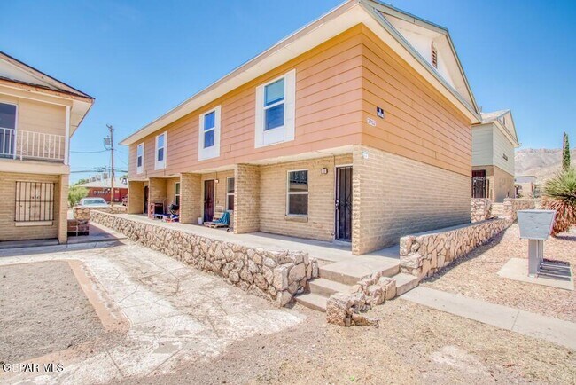 Building Photo - 3702 Keltner Ave Unit 8 Rental