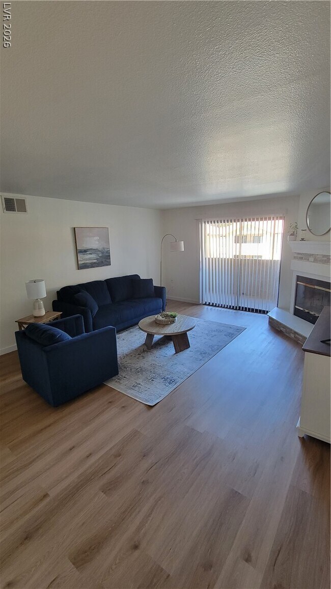 Photo - 2451 N Rainbow Blvd Unidad 2024