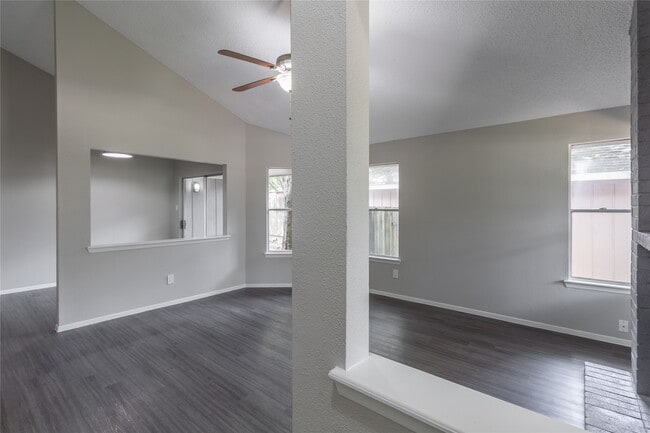 Photo - 3118 Lucida Ln