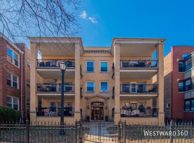 Building Photo - 4424 N Racine Ave Unit #2N